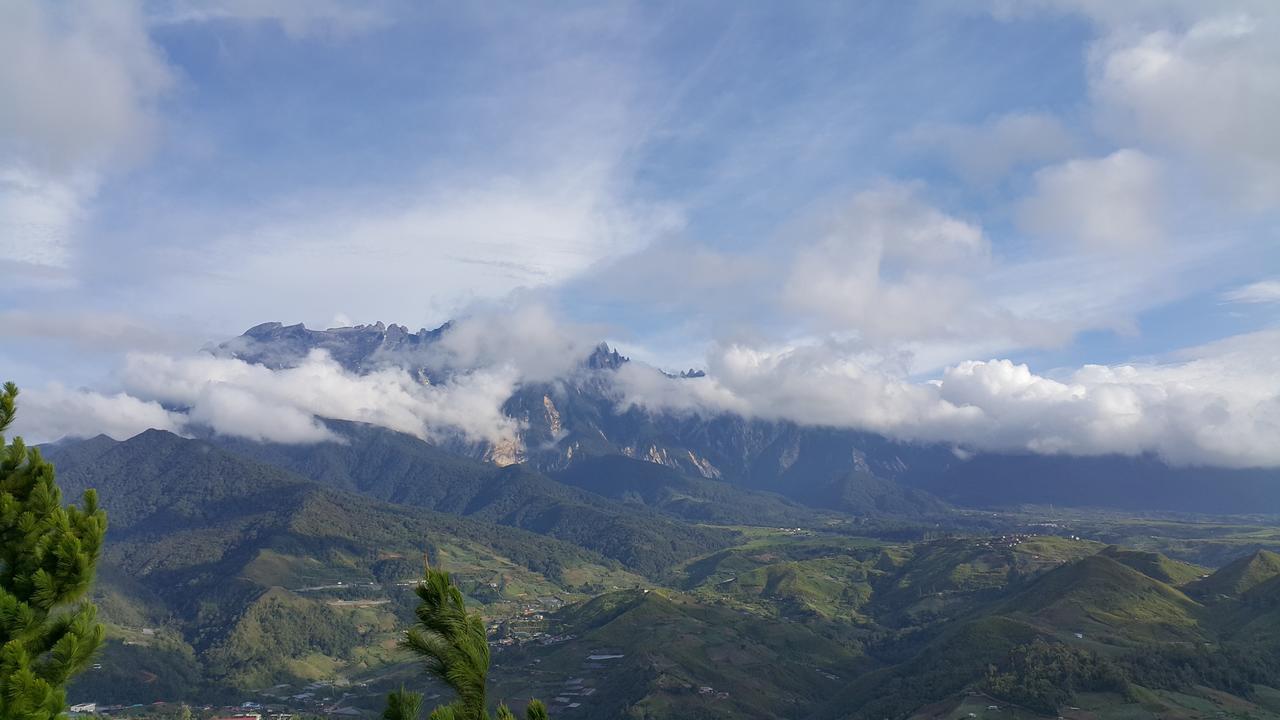 水晶山r酒店 Kampong Kundassan 外观 照片