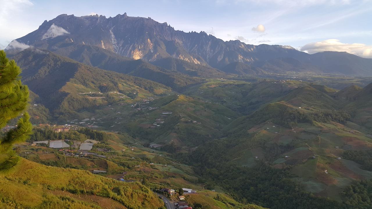 水晶山r酒店 Kampong Kundassan 外观 照片