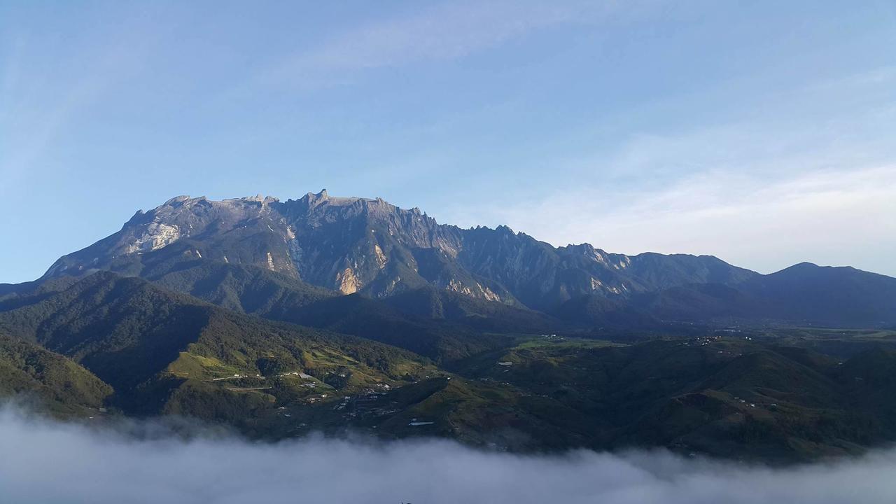 水晶山r酒店 Kampong Kundassan 外观 照片